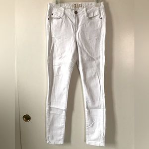 Cotton On Skinny White mid-rise denim jeans in EUC (US size 6)